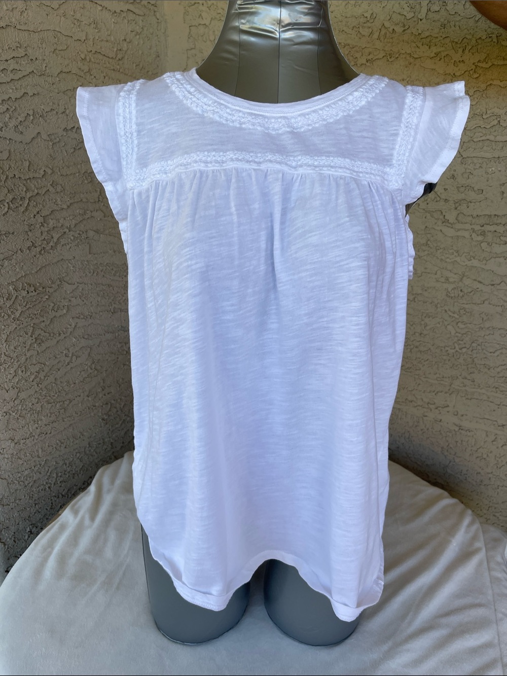 Lucky Brand Boho soft white 100% Cotton Top Embroidered Yoke Flutter Sleeve